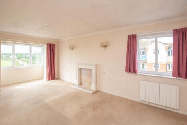 Sitting/dining room