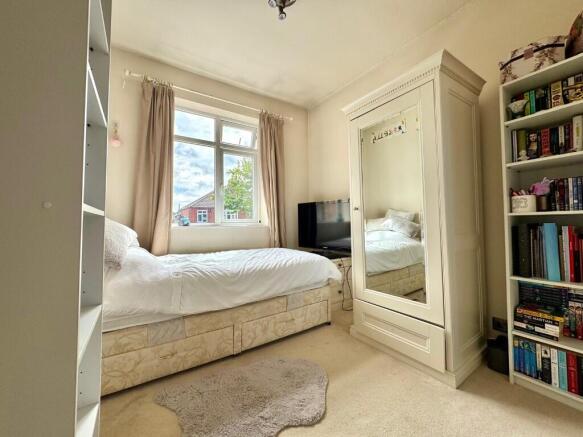 4 bed Semi-Detached for sale Image 11