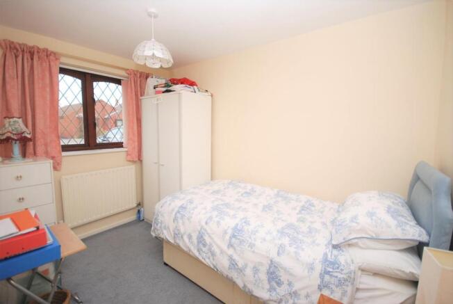 BEDROOM 2