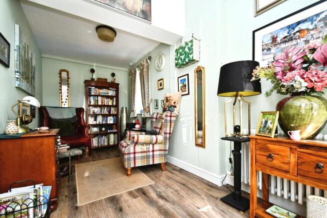 4 bed Detached for sale Image 7