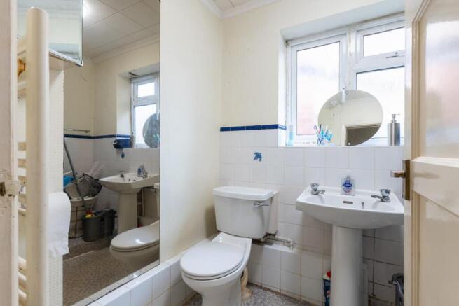 flat 3 shower room-1.jpg