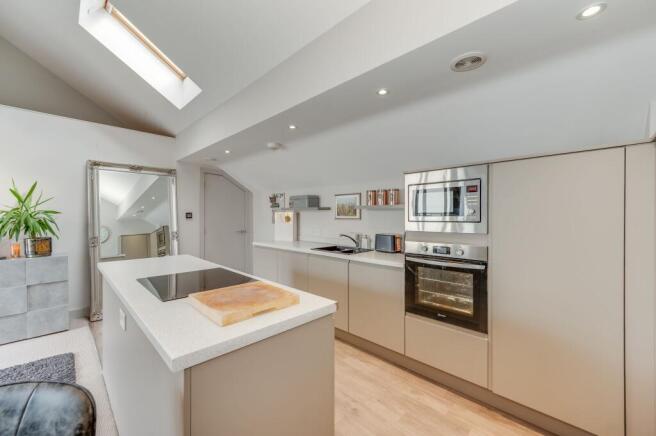 2 bed Flat for sale Image 9