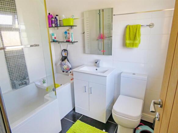 Bathroom.JPG