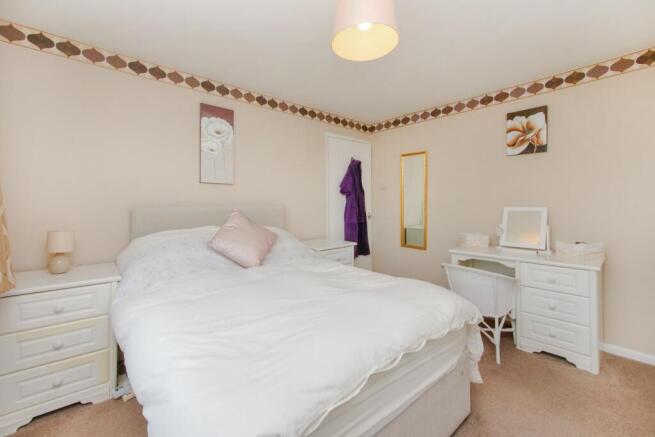 3 bed Semi-Detached for sale Image 9