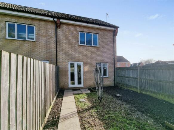 Rear Garden Jubilee Gardens Best Letting Estate Ag