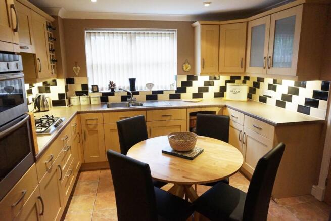 Kitchen / Breakfast