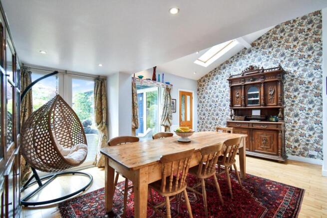 4 bed Terraced for sale Image 5