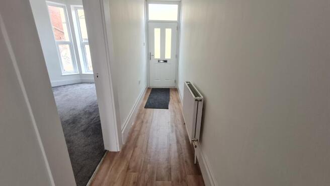 2 bed Terraced to rent Image 4