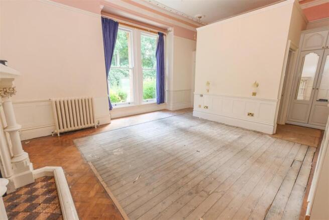 bedroom 1.jpg