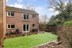 15, Yewlands Walk, Ifield, Crawley RH11 0QE