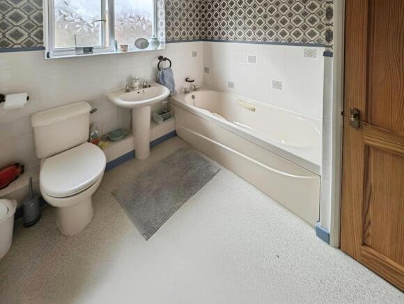 8fe27ac0-bath 201.jpg