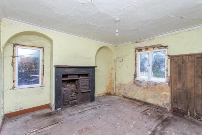 5 bed Detached for sale Image 10