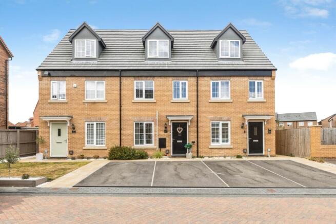 3 bed Town House for sale in pontefract