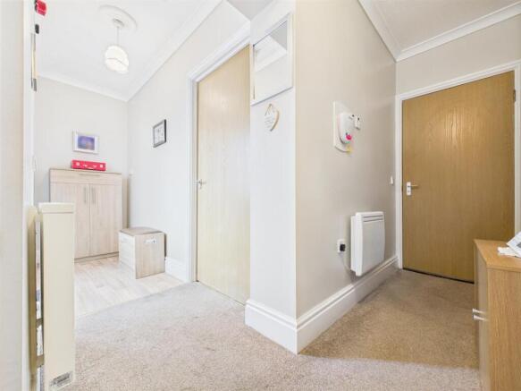 2 bed Retirement Property for sale Image 7