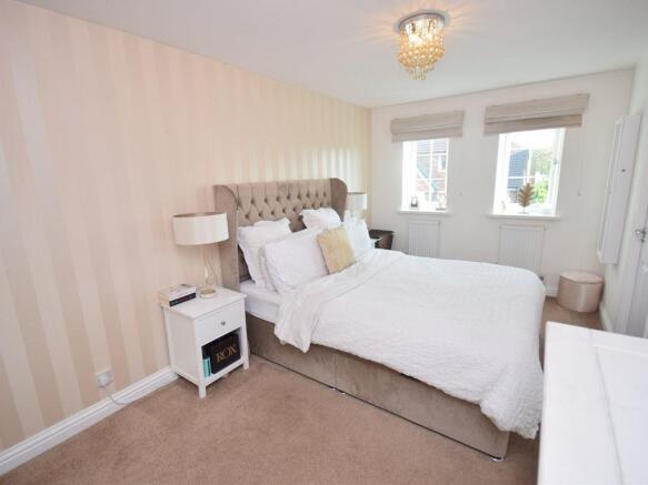 4 bed Detached for sale Image 6
