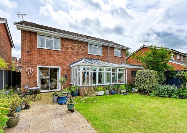 26 Edge Hill Drive-17.jpg