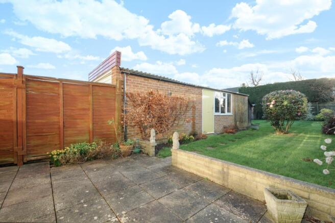 Garage & garden