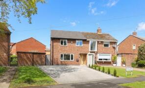7, Park View Avenue, Sheffield S20 4GJ