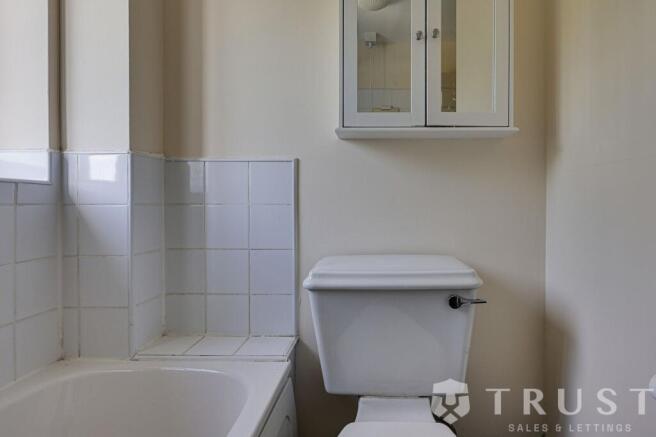3 bed Terraced to rent Image 10