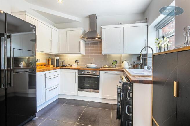 3 bed Terraced for sale Image 5