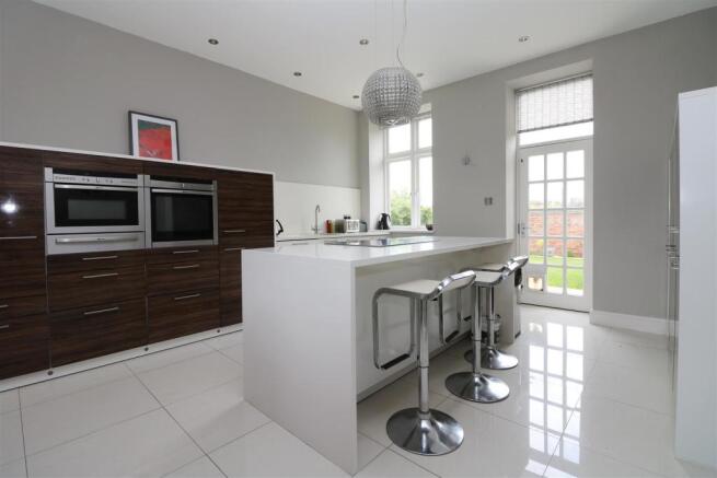 Dining Kitchen 3.JPG