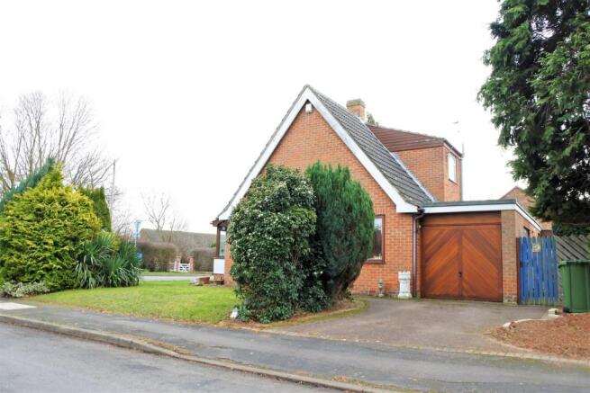 SIDE/DRIVEWAY