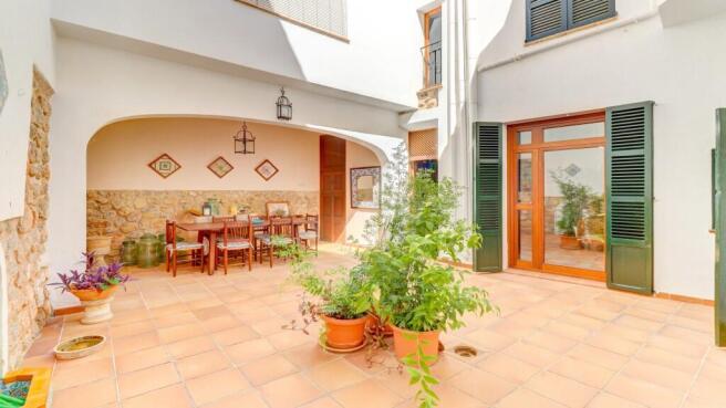 Patio 1 - 1