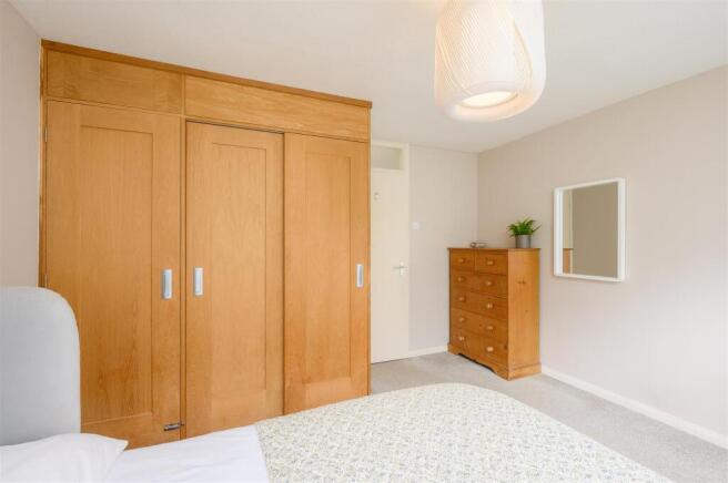 2 bed Terraced for sale Image 7