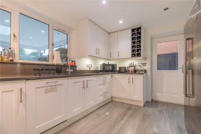 4 bed Detached for sale Image 5