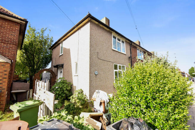 398 Hedgemans Road, Dagenham, Essex, RM9 6BU