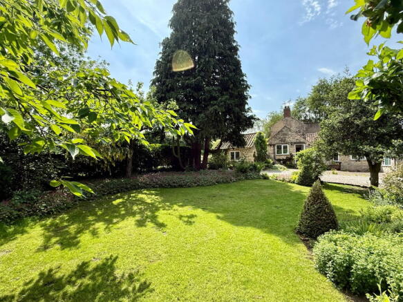4 bed Terraced for sale Image 5