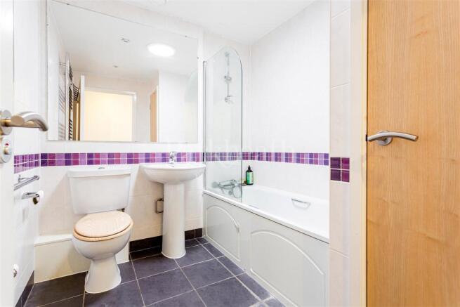 13 waites court, priory road NW6 3BD-17.jpg