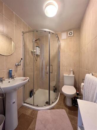 En-Suite Shower Room: