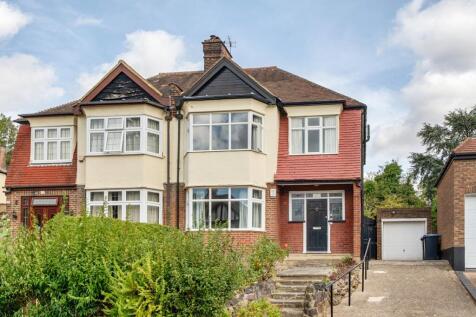 Minchenden Crescent, Southgate, London, N14
