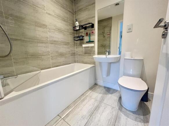 2 bed Town House for sale Image 7