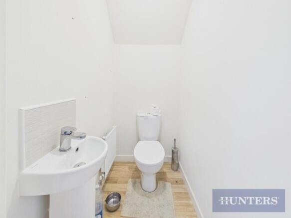 4 bed Detached for sale Image 8