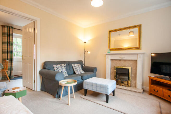 2 bed Town House to rent Image 6