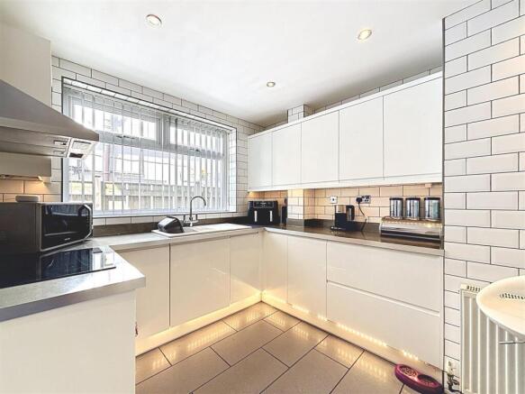 3 bed Detached for sale Image 12