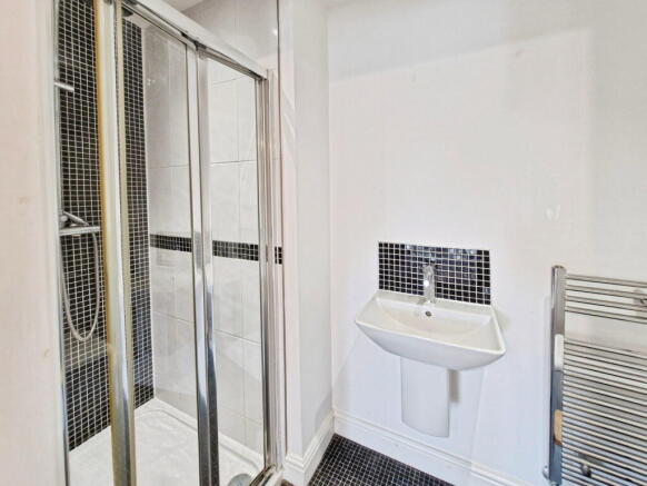 4 bed Town House for sale Image 11
