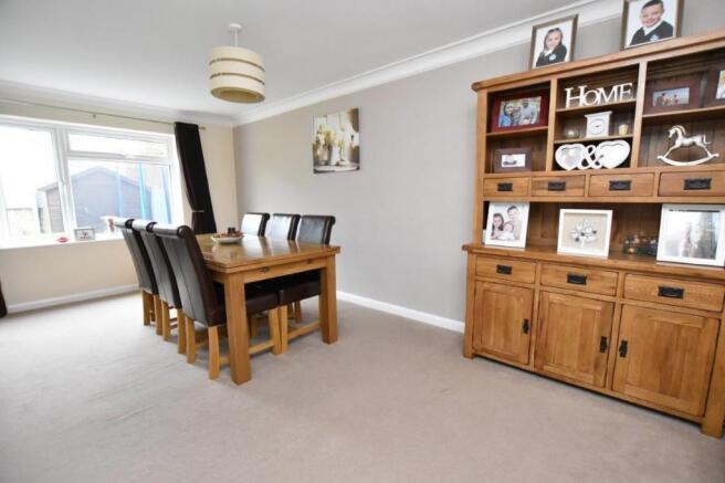 Lounge/dining room