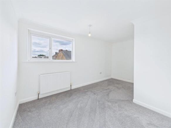 2 bed Apartment to rent Image 7