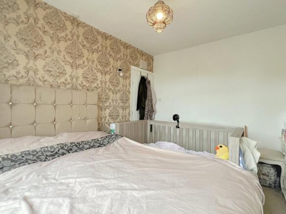3 bed Semi-Detached for sale Image 12