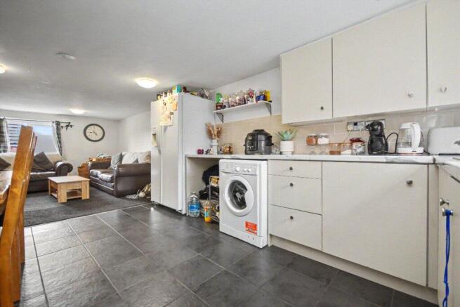 4 bed Terraced for sale Image 10