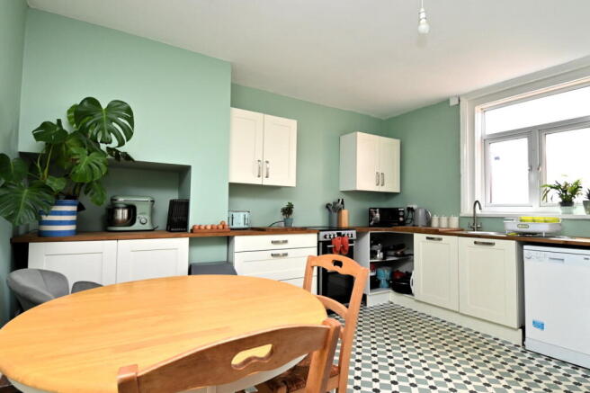3 bed Terraced for sale Image 5
