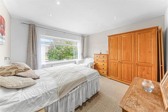 2 bed Detached Bungalow for sale Image 10