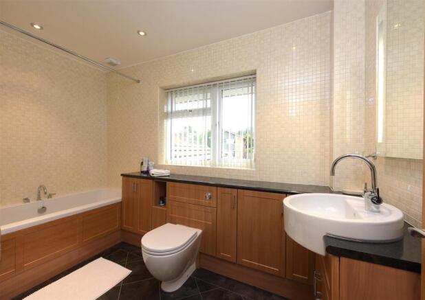 SPLENDID HOUSE BATHR