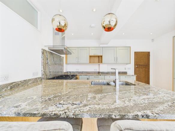 High Specification Kitchen With Granite