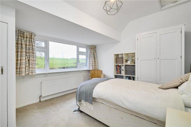 4 bed Detached for sale Image 11