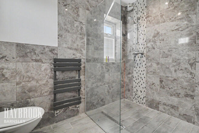 4 bed Semi-Detached for sale Image 10