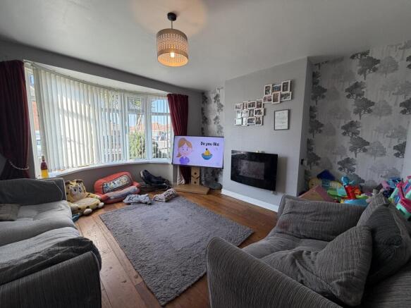 3 bed Semi-Detached for sale Image 6
